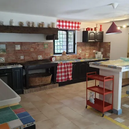 Tenuta Fontana Di Pietra בית הארחה *