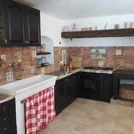Tenuta Fontana Di Pietra בית הארחה *