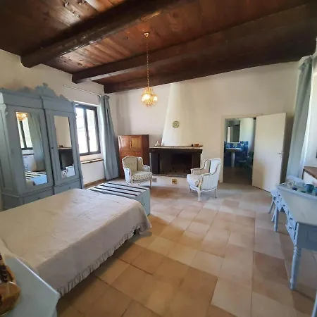 Tenuta Fontana Di Pietra בית הארחה Contrada Gurisa